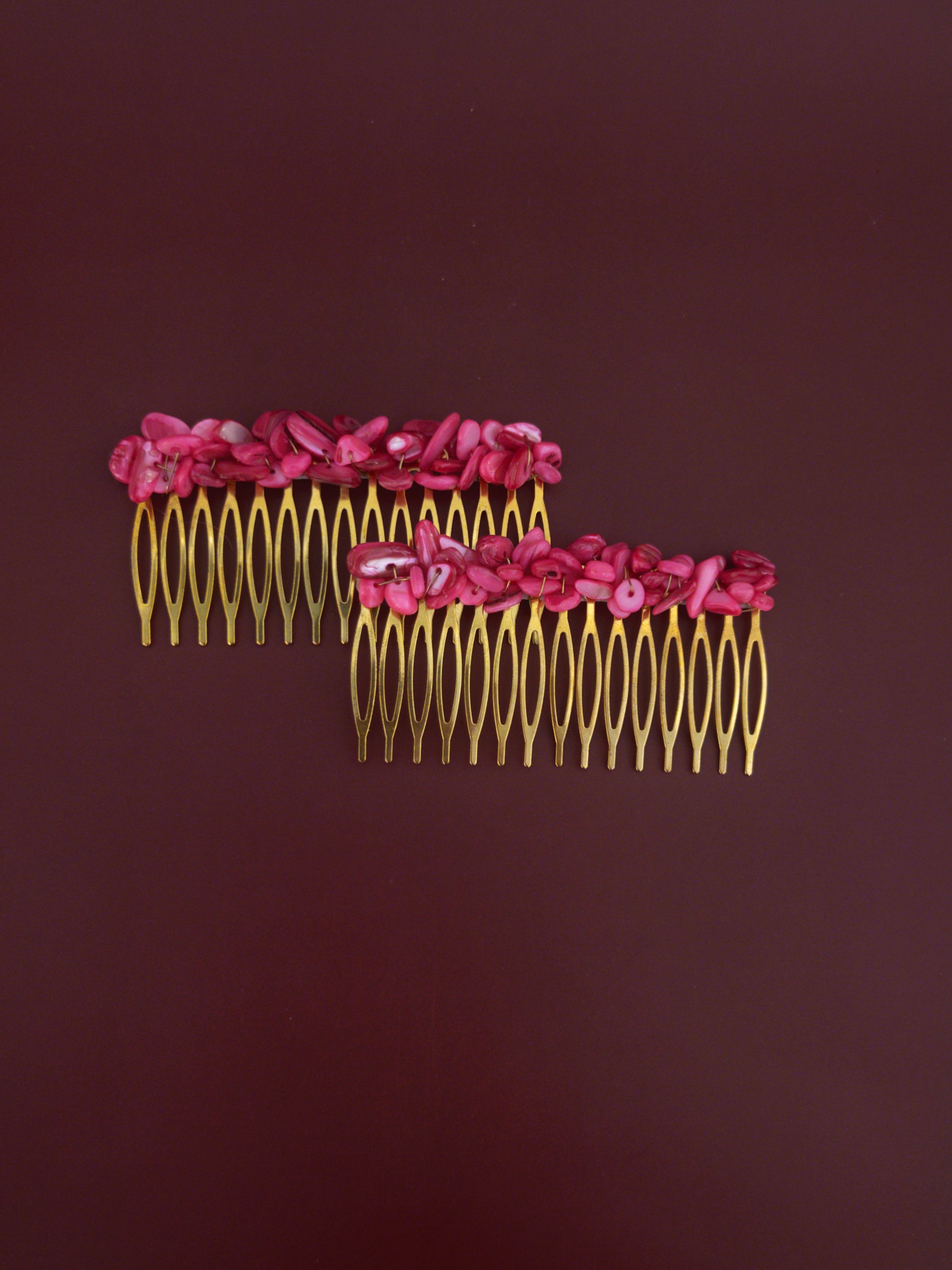 Peinecillo piedras fucsia